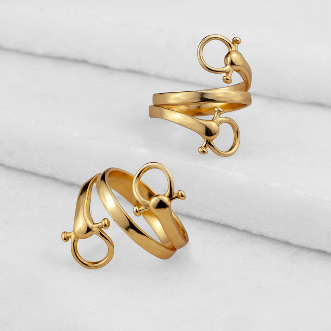 Discover equestrian elegance with URBAN-EQUESTRIAN rings—featuring horse bit bands, horseshoe details, and sculptural styles. Luxury horse lover jewelry and gifts, perfect for daily wear or pairing with matching equestrian necklaces and bracelets. Discover equestrian elegance with URBAN-EQUESTRIAN rings—featuring horse bit bands, horseshoe details, and sculptural styles. Luxury horse lover jewelry and gifts, perfect for daily wear or pairing with matching equestrian necklaces and bracelets.