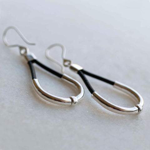 Calista Earrings - BlackLeather - www.urban-equestrian.com