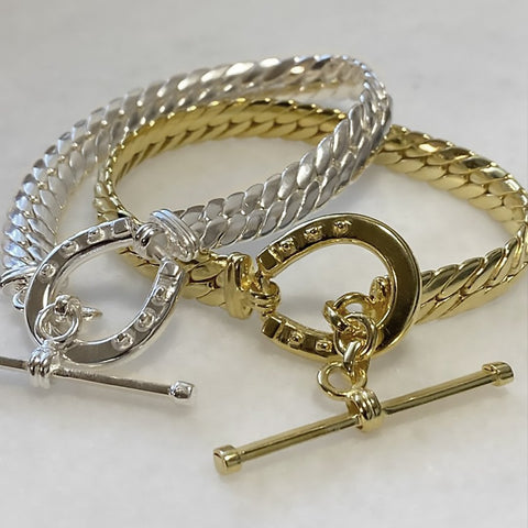 Cavaletti T-Bar Horseshoe Bracelet - www.urban-equestrian.com