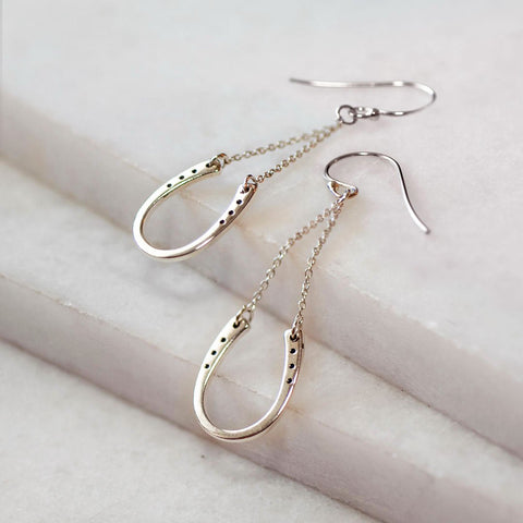 Classique Horseshoe & Chain Necklace Silver - www.urban-equestrian.com