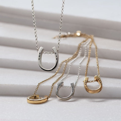Classique Horseshoe & Chain Necklace Silver - www.urban-equestrian.com