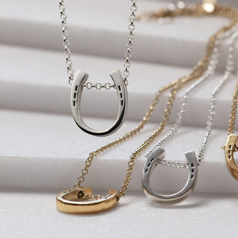 Classique Horseshoe & Chain Necklace Silver - www.urban-equestrian.com