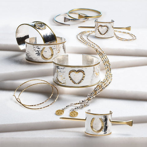 Cody Horseshoe - Wrist Cuff - www.urban-equestrian.com