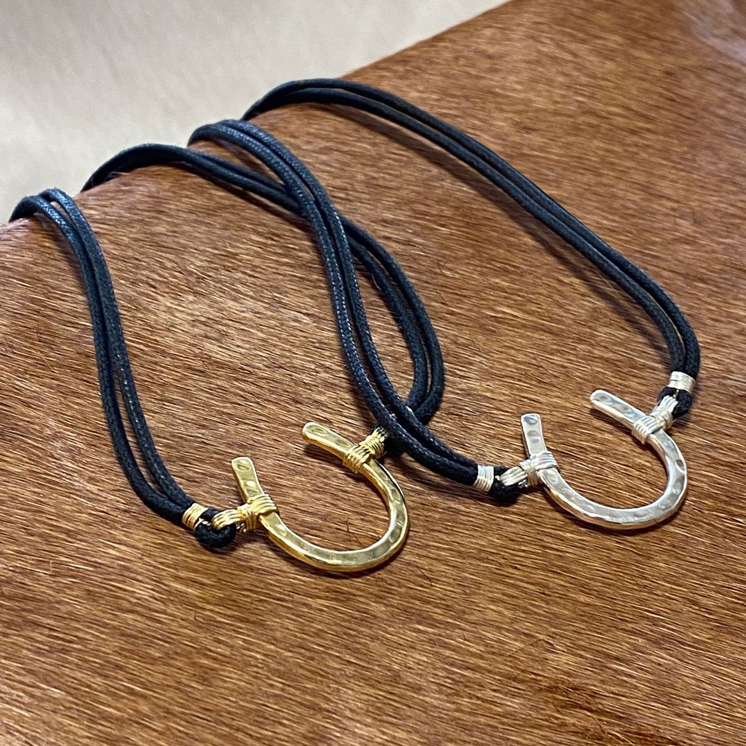 Devlin - Horseshoe Necklace w/ Double Cord in Gold – Urban-Equestrian