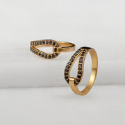 Levade - Black Gold - www.urban-equestrian.com