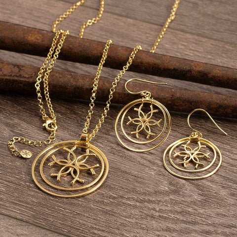 Medallion Horseshoe Earrings- Gold - www.urban-equestrian.com