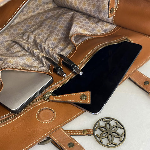 Mirada Cowhide Tote Bag - Chestnut - www.urban-equestrian.com
